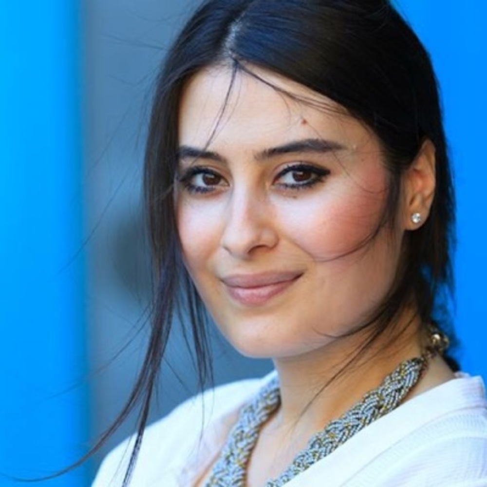 Meet your Posher, Ozlem